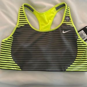 NWT Nike sports bra Large